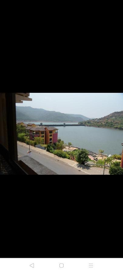 2Bhk Lake View Apartment Лаваса Екстериор снимка